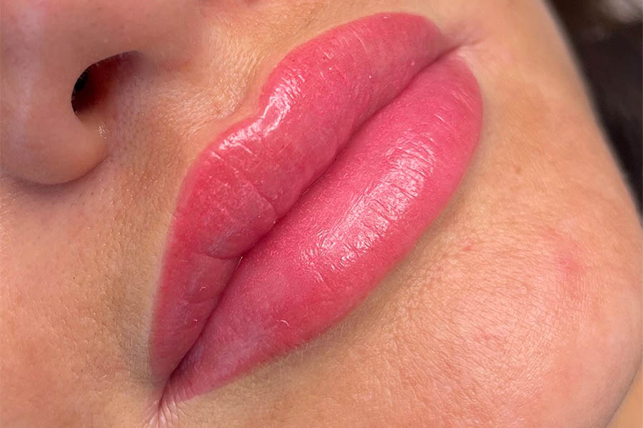 lip-blush-behandeling 900x600 Powder Brows